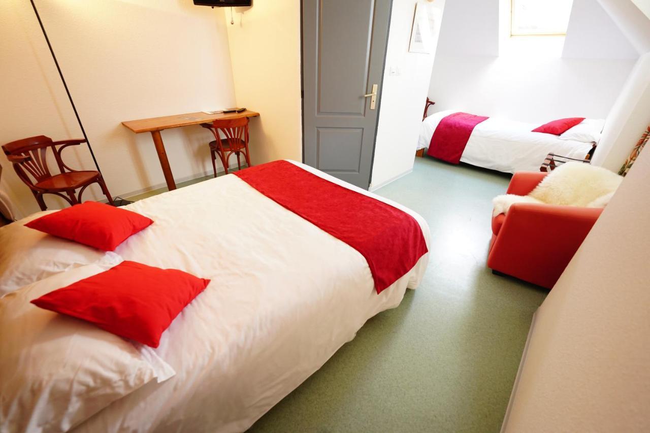 Logis Hotel Le Relais Des Remparts Allanche Exterior photo